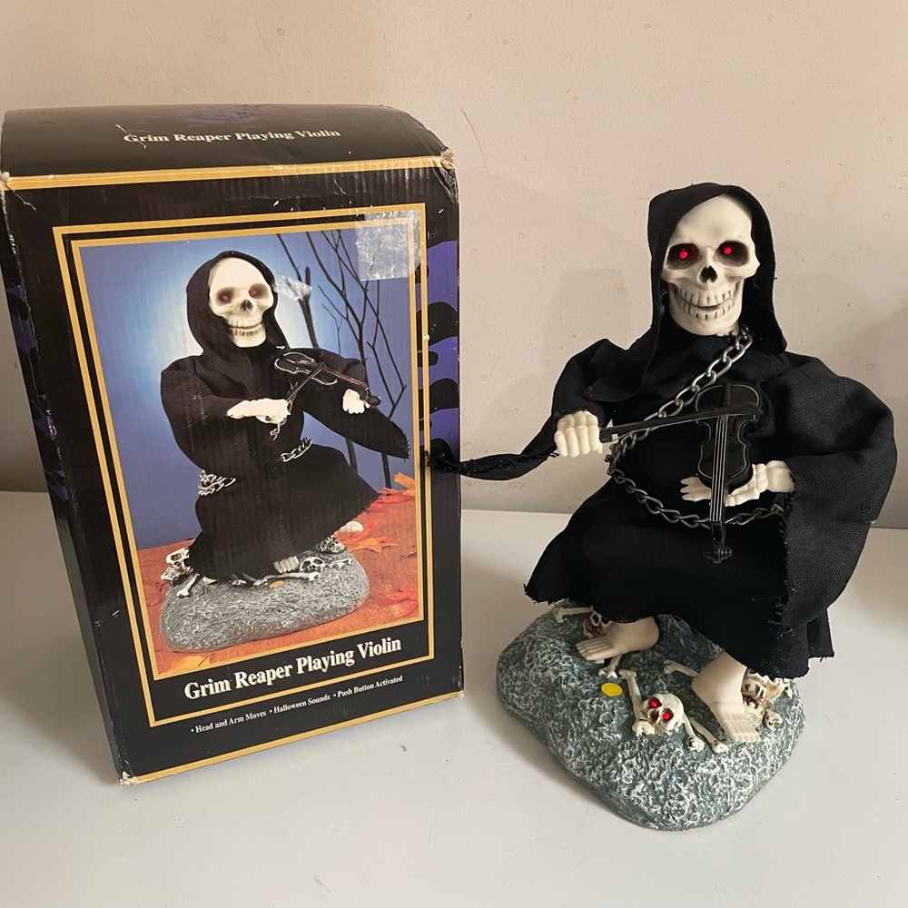 Gemmy Grim Reaper Playing Violin Animatronic Halloween Decoration Vintage 1996